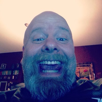 Profile Picture of Chris Pettit (@poepettit) on Twitter