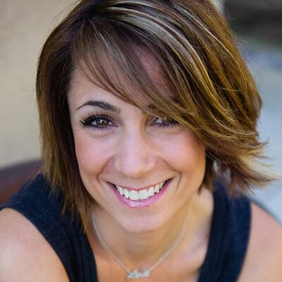 Profile Picture of Danielle Ibarra (@DaniIbarraYoga) on Twitter