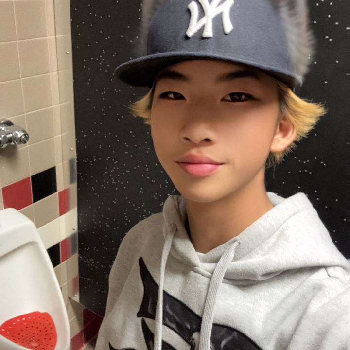 Profile Picture of ethan_hu1221 (@ethan_hu1221) on Tiktok