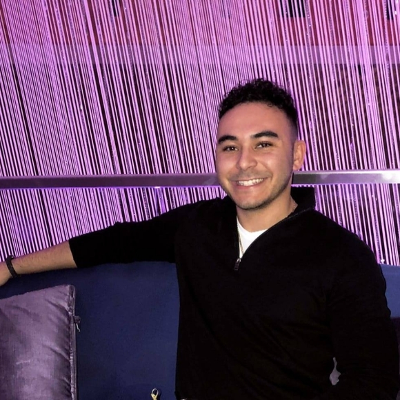 Profile Picture of Kenneth Floyd (@lanquocle52668) on Poshmark