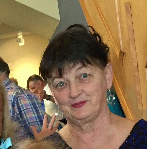 Profile Picture of Pam Baker (@lovetodanz5678) on Poshmark