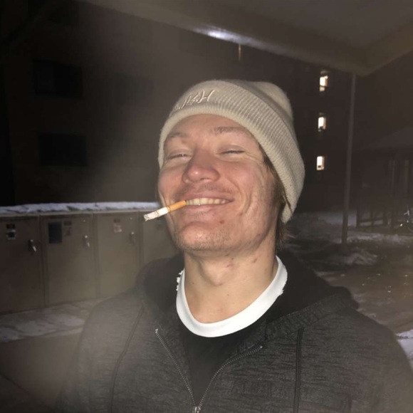 Profile Picture of Dakota Schabow (@dkschabow) on Poshmark