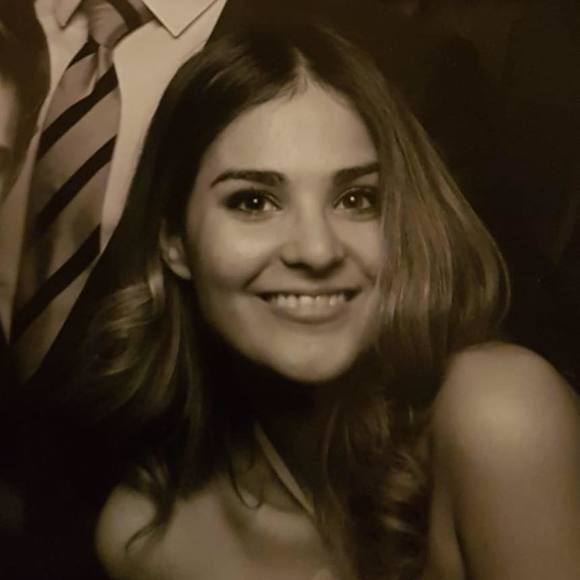 Profile Picture of Sarah Buzaglo (@sarahbuzaglo) on Poshmark