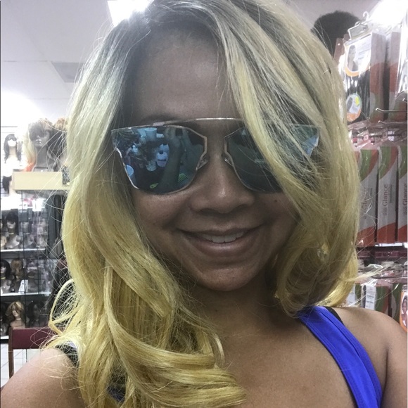 Profile Picture of Samantha Seeboonruang (@momosan13) on Poshmark