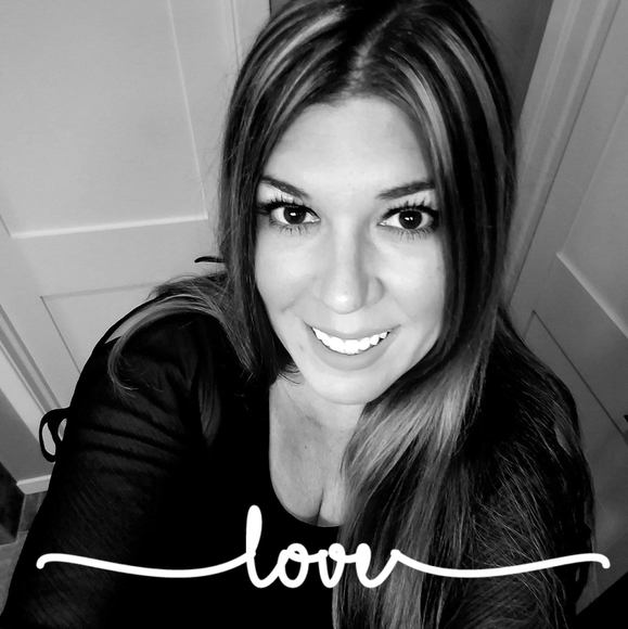 Profile Picture of Stefanie Gallion (@sji1980) on Poshmark