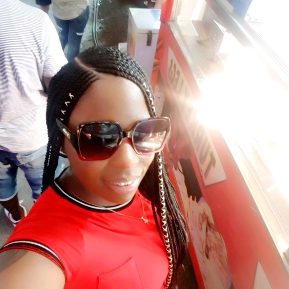 Profile Picture of Davida Bias (@biasdavida32) on Poshmark