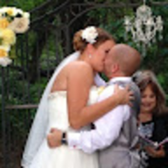 Profile Picture of Christina Kovach (@weltm1cl) on Poshmark