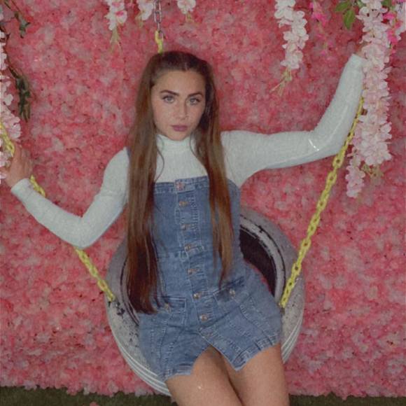 Profile Picture of Christina Mcarthy (@c_mcarthy) on Poshmark