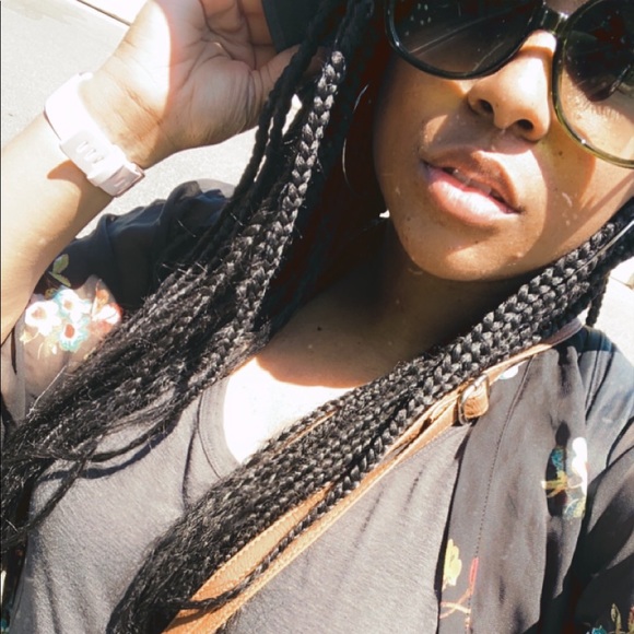 Profile Picture of Shontae Jones (@sljones34) on Poshmark