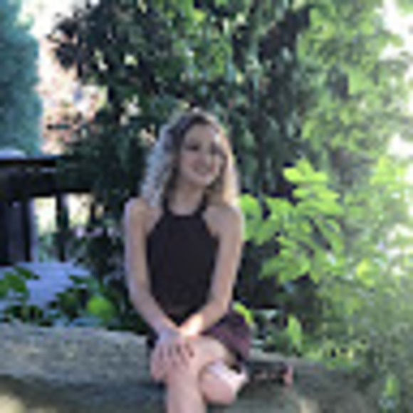 Profile Picture of Anabel Krizon (@cowgirl44018) on Poshmark