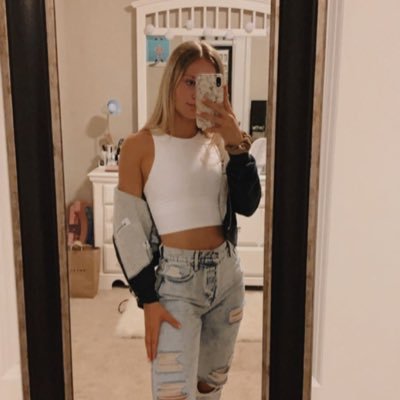 Profile Picture of Cassie Campbell (@12cassie31) on Twitter