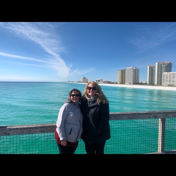 Profile Picture of Cathy Johannisson (@cjohanni) on Poshmark