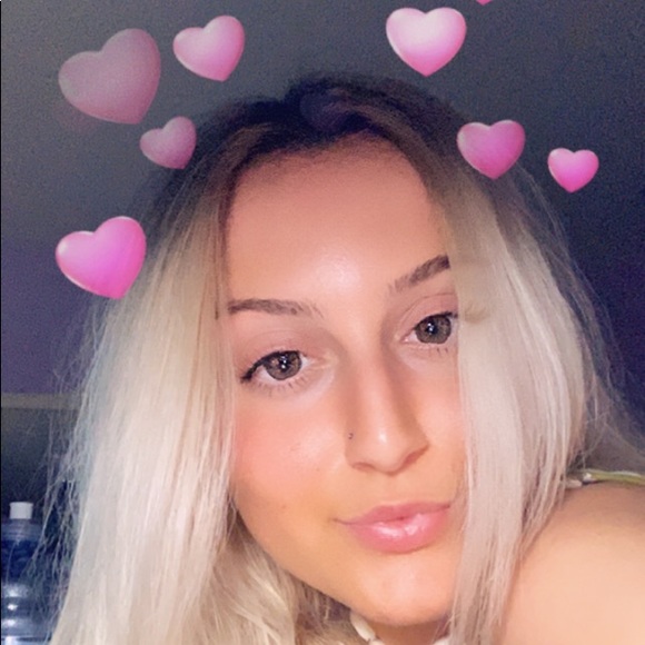Profile Picture of Marisa Iossa (@marisaiossa) on Poshmark