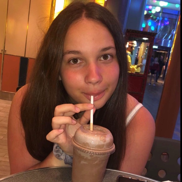 Profile Picture of Jenna Duricko (@jennaduricko) on Poshmark