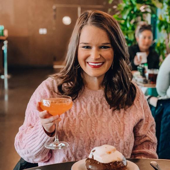 Profile Picture of Lauren Derdzinski (@lderdzinski) on Poshmark