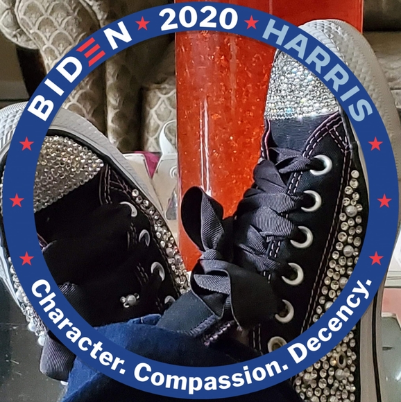 Profile Picture of Yvette Mcmahon (@peaches1210) on Poshmark