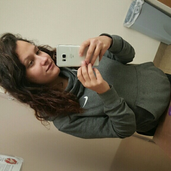 Profile Picture of Lillian Ortiz (@lillianortiz) on Poshmark