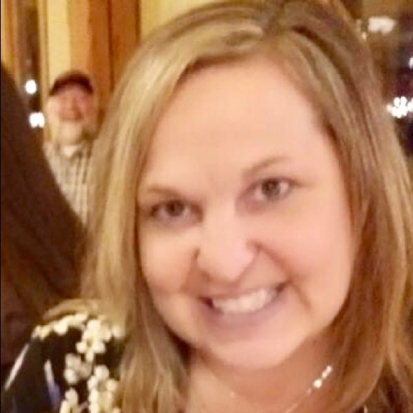 Profile Picture of Kris Konicek (@kak410) on Poshmark