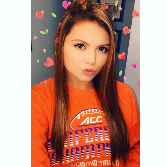Profile Picture of Brianna Esteppe (@briannaesteppe) on Poshmark