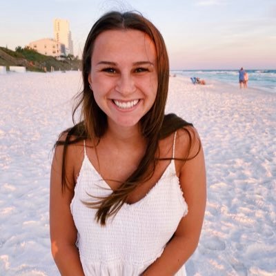 Profile Picture of Emily Calloway (@emilycallowayy) on Twitter