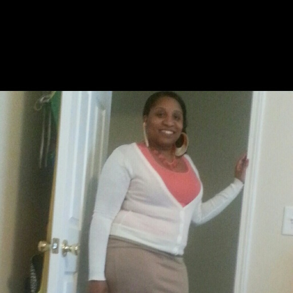 Profile Picture of Trinette Melton (@tnette74) on Poshmark
