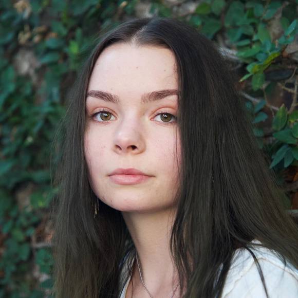 Ainsley Roadfeldt - Poshmark Profile Picture of Ainsley Roadfeldt (@a_roadfeldt) on Poshmark