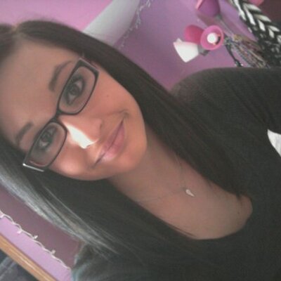 Profile Picture of Stacey Heck (@beebeestac) on Twitter