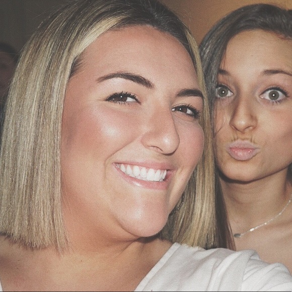 Profile Picture of Grace Gengler (@gracegengler) on Poshmark