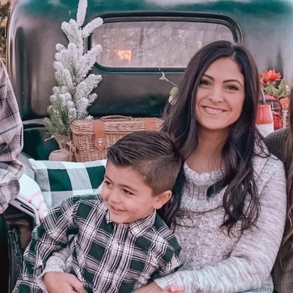 Profile Picture of Ashley Sommer (@ashleysommer24) on Poshmark