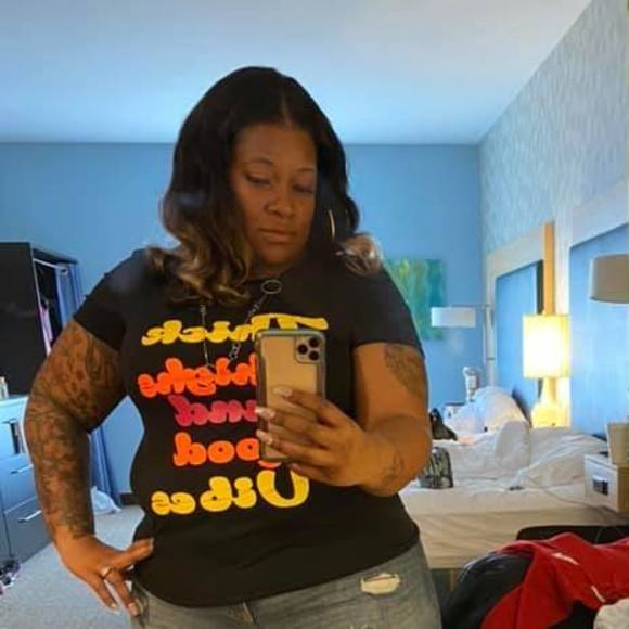 Profile Picture of Crystal Greenhill (@crystalgreen727) on Poshmark