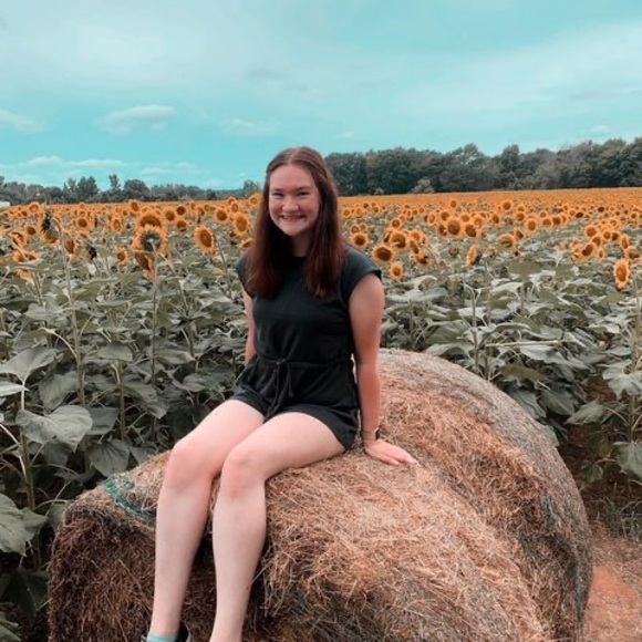 Profile Picture of Faith Roberts (@robertskids09) on Poshmark