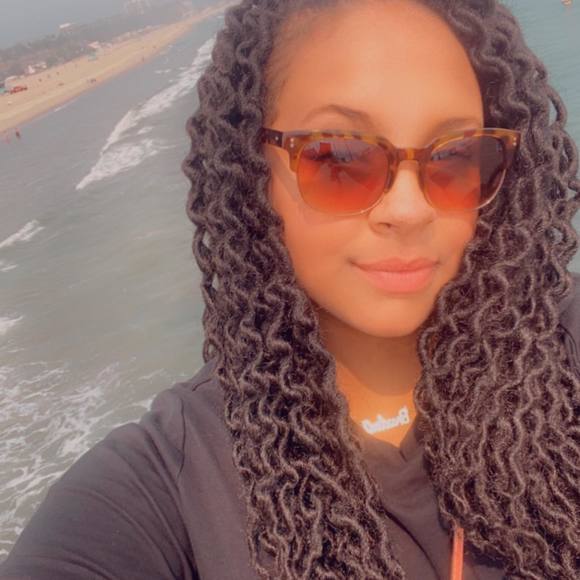 Profile Picture of Taylor Potter (@tayybabyy_xo) on Poshmark