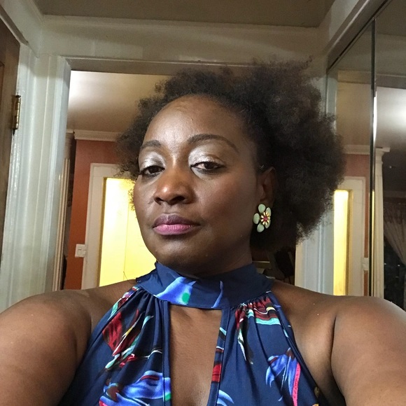 Profile Picture of Edele Harding (@edeled) on Poshmark