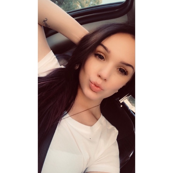 Profile Picture of Madison Scitticatt (@mcshortyyyyyy) on Poshmark