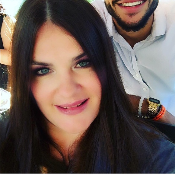 Profile Picture of Kellie Brozyna (@bflogurrrl) on Poshmark