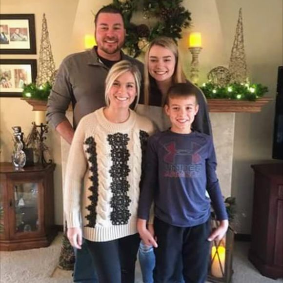 Profile Picture of Amber Gill irby (@amberirby0727) on Poshmark