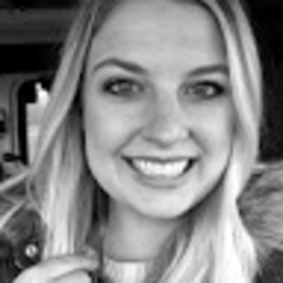 Profile Picture of Ashlea Schramel (@ashleaschramel1) on Poshmark