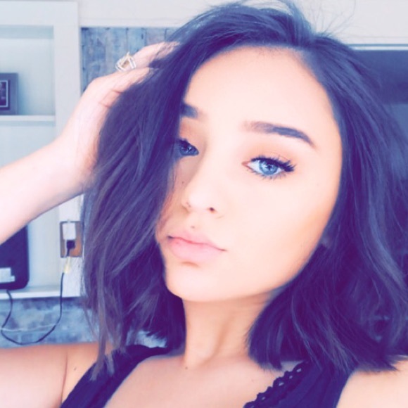 Profile Picture of Balei Ionnotti (@balei4real) on Poshmark