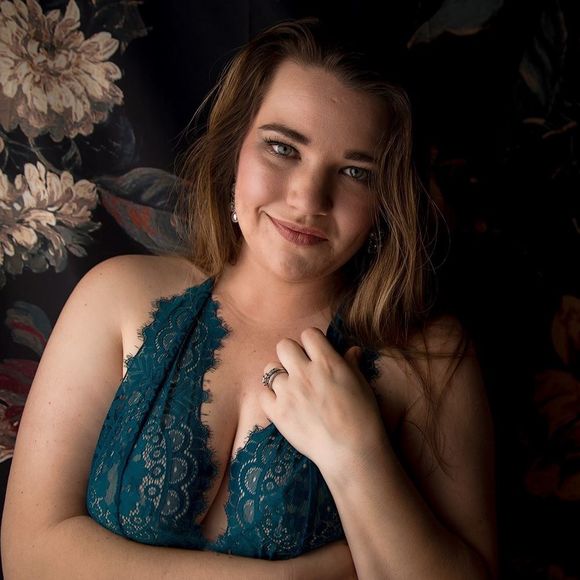 Profile Picture of April Slemensky (@aslemensky) on Poshmark