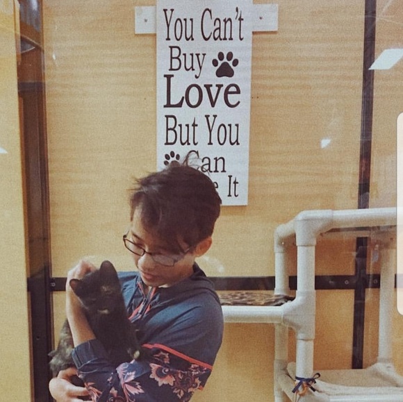 Profile Picture of Mia Patton (@glassdimes) on Poshmark