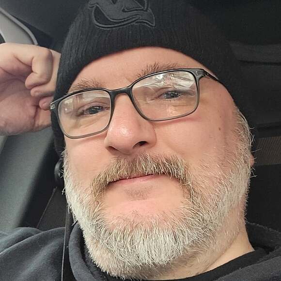 Profile Picture of Ricky Bailey (@temporarymrb) on Poshmark