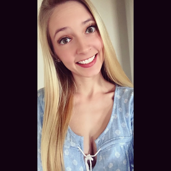 Profile Picture of Marissa Byerley (@marissabyerley) on Poshmark