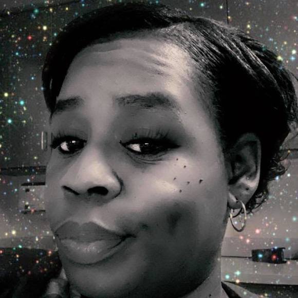 Profile Picture of Kim Webb (@kimwebb514) on Poshmark