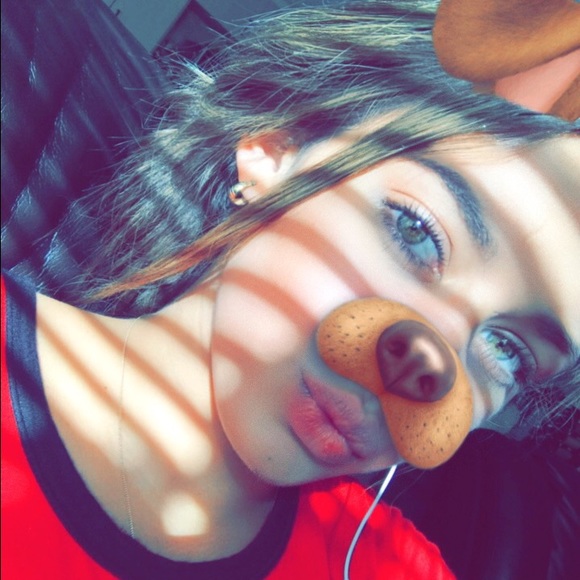 Profile Picture of Giselle Perez (@giselle_0_) on Poshmark