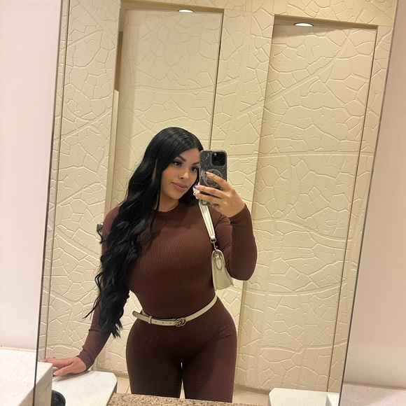 Profile Picture of Victoria Menzimer (@vmenzimer) on Poshmark