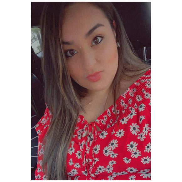 Profile Picture of Araceli Torres (@araceli96lupe) on Poshmark