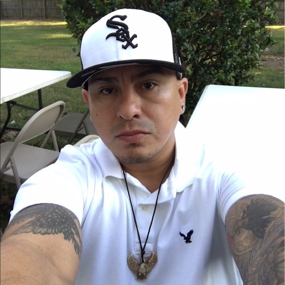 Profile Picture of Aaron Medrano (@aaron78medrano) on Poshmark