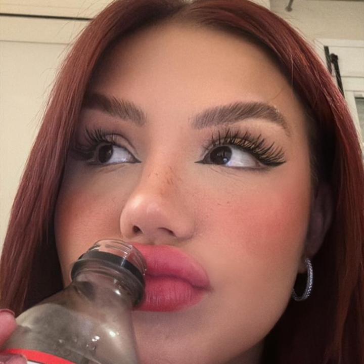 Profile Picture of Virgínia (@@vivi) on Tiktok