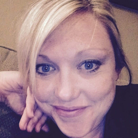 Profile Picture of Alexis Terwilliger (@aterwill) on Poshmark