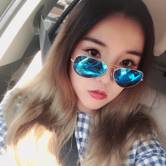 Profile Picture of Fande Zhao (@zhaof) on Poshmark